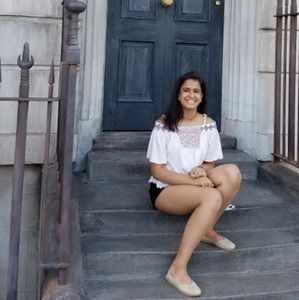 Meet your Posher, Kavya